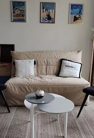 Chez Emy & Tom شقة كابورغ