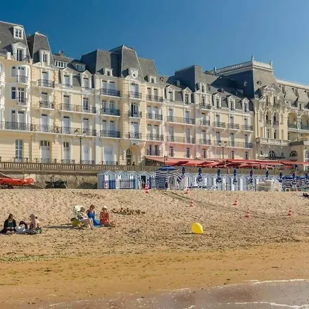 Chez Emy & Tom * كابورغ